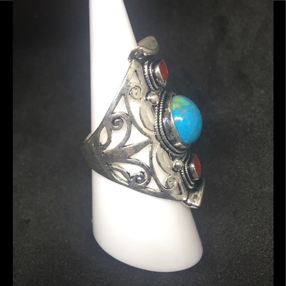 Vintage Style Turquoise Circle ⭕️ W/2Red Stones Silver Design On Both Sides Ring - Picture 2 of 4